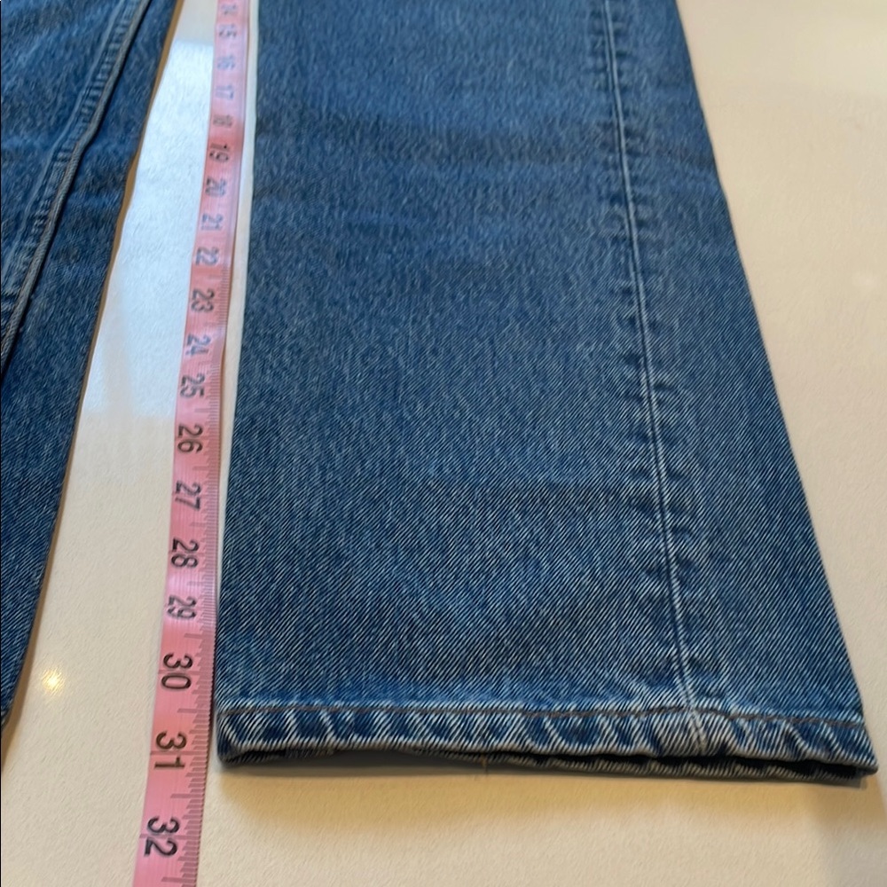 Levi’s Woman’s 501 Classic Straight Leg Blue Jeans, Size 31 x 32, EUC - Picture 12 of 13